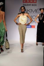 Model walk the ramp for Saurabh Kant Talent Box show at Lakme Fashion Week 2012 Day 5 in Grand Hyatt on 7th Aug 2012 (80).JPG